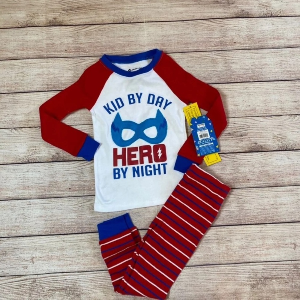 NWT Boys Super Hero Pajamas - 3T